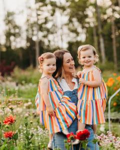 Dr. Allie Jones with her 2 young daughters